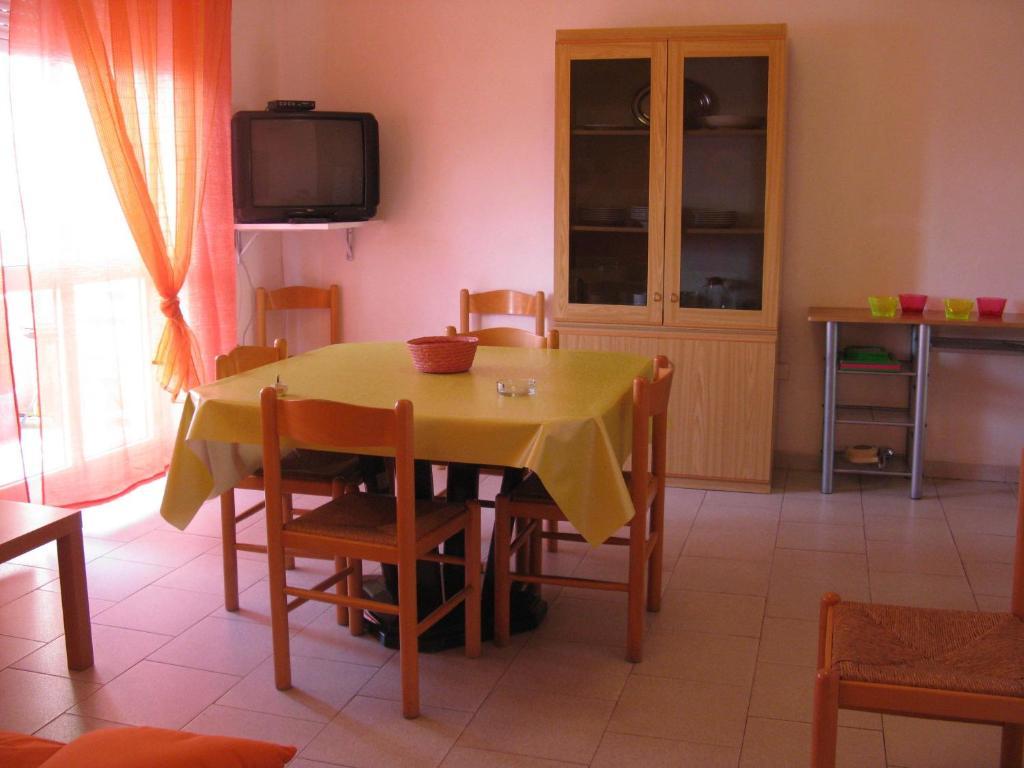 Borgo Spiaggia Vista Mare Isola Rossa Pokój zdjęcie